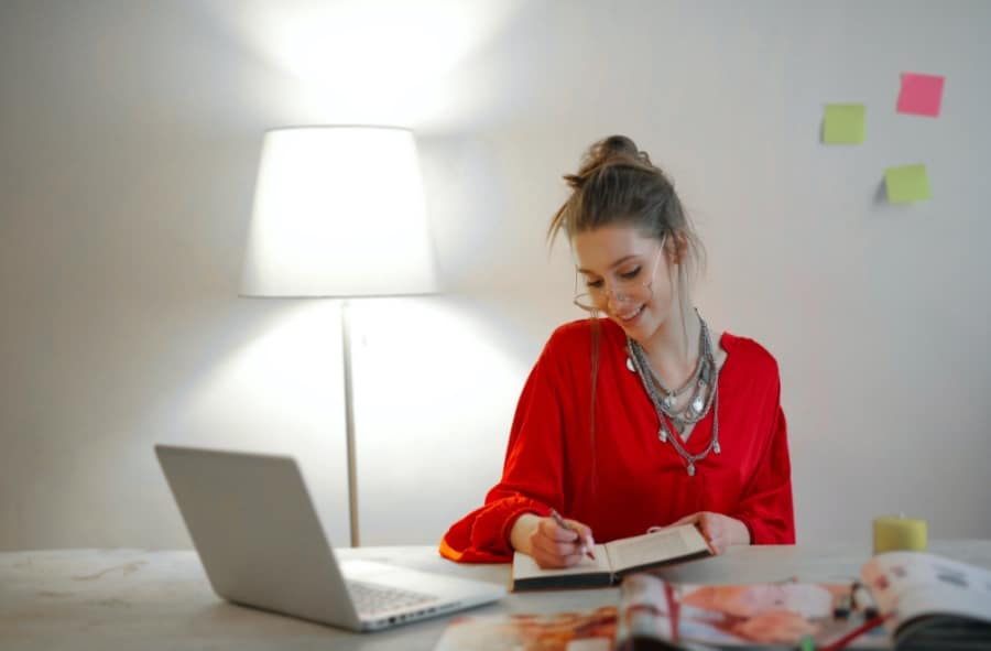 NGHỀ VIẾT... LÀ MỘT CÁI GÌ ĐÓ RẤT CHI VÀ NÀY NỌ